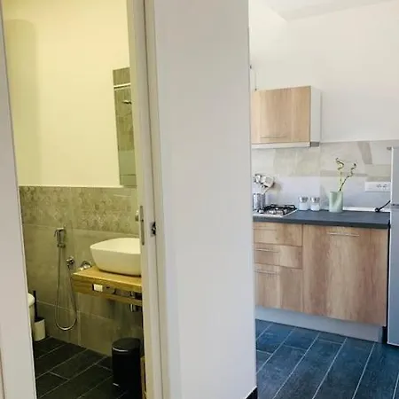 Casa Ega E La Rotonda: Bellissimi Monovani Nel Cuore Di Apartament Katania