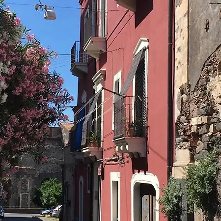 Casa Ega E La Rotonda: Bellissimi Monovani Nel Cuore Di Apartament Katania