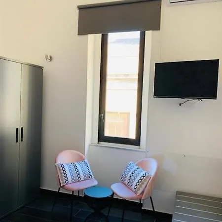 Apartment Casa Ega E La Rotonda: Bellissimi Monovani Nel Cuore Di